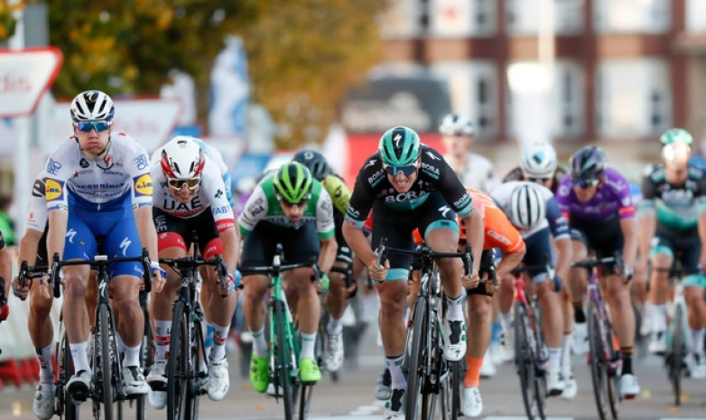 Азияда алдына  жан салмады