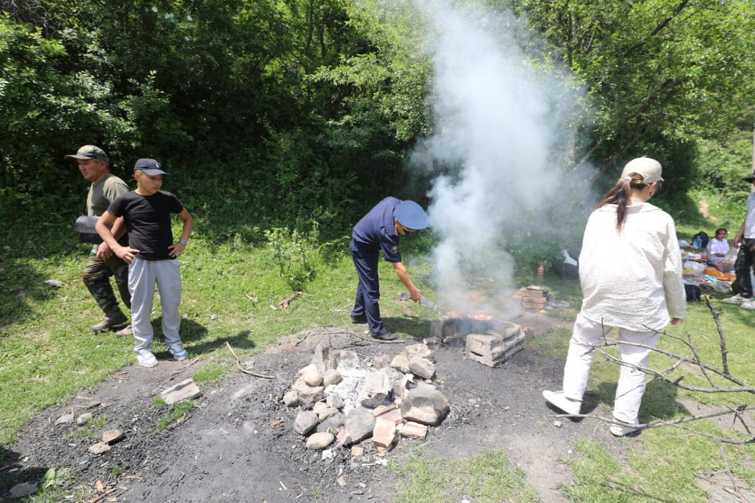 Алматы тауларында заңсыз от тұтатқандарға айыппұл салынды
