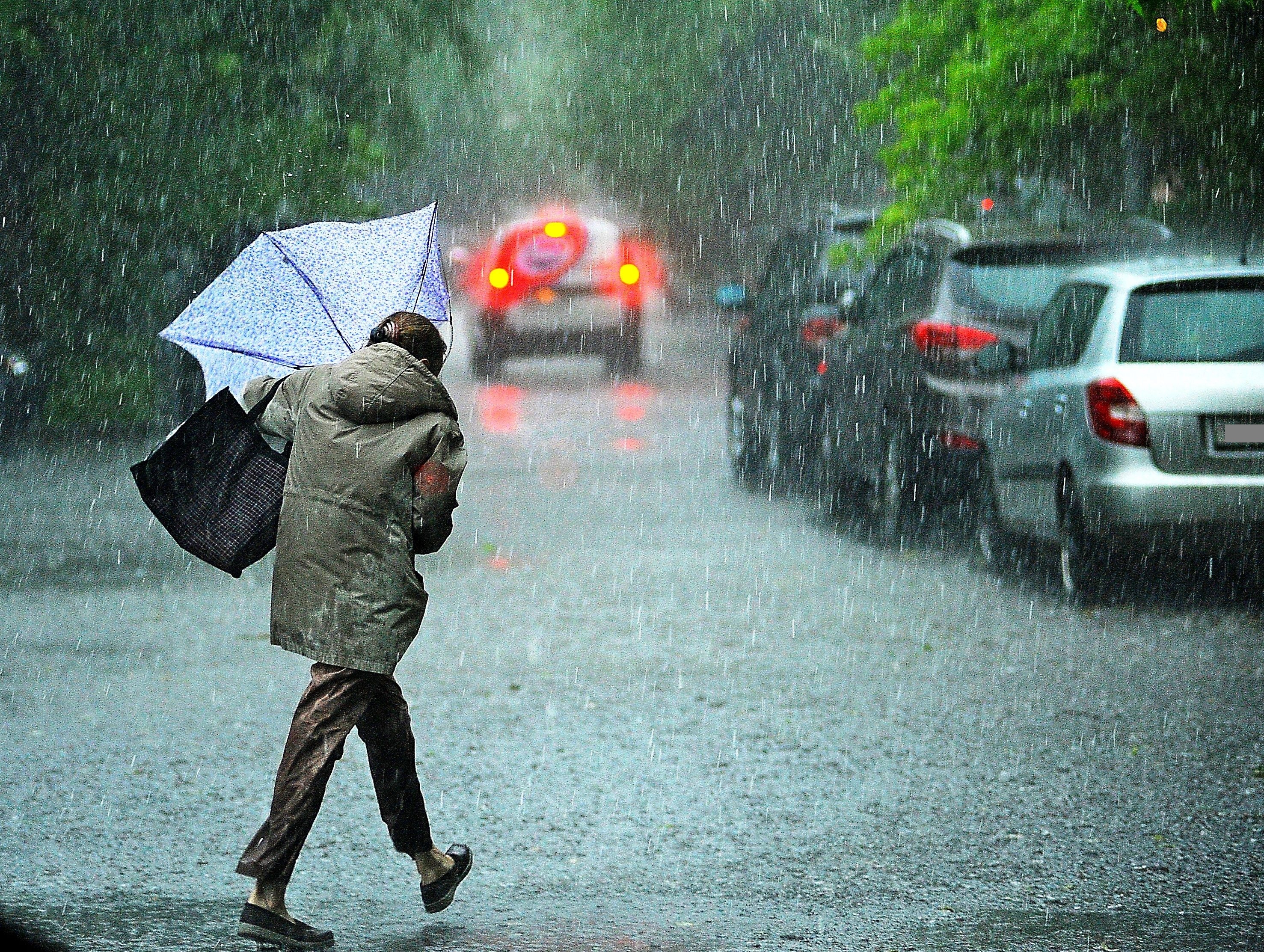 Бүгін еліміздің басым бөлігінде жаңбыр жауып, найзағай ойнайды