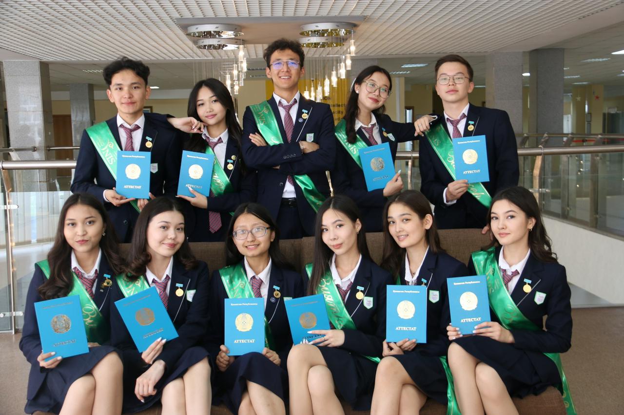 Бір мектептен 11 алтын!