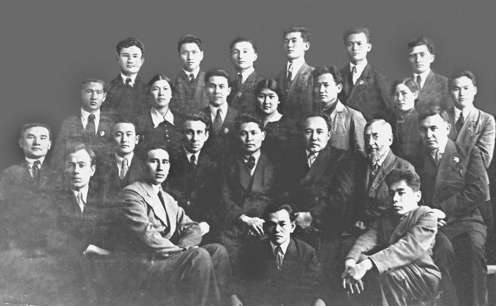 85 жыл бұрынғы сурет