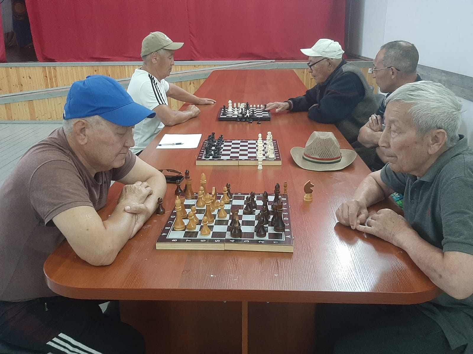 Қотыркөлде демалушылардың қатары көп