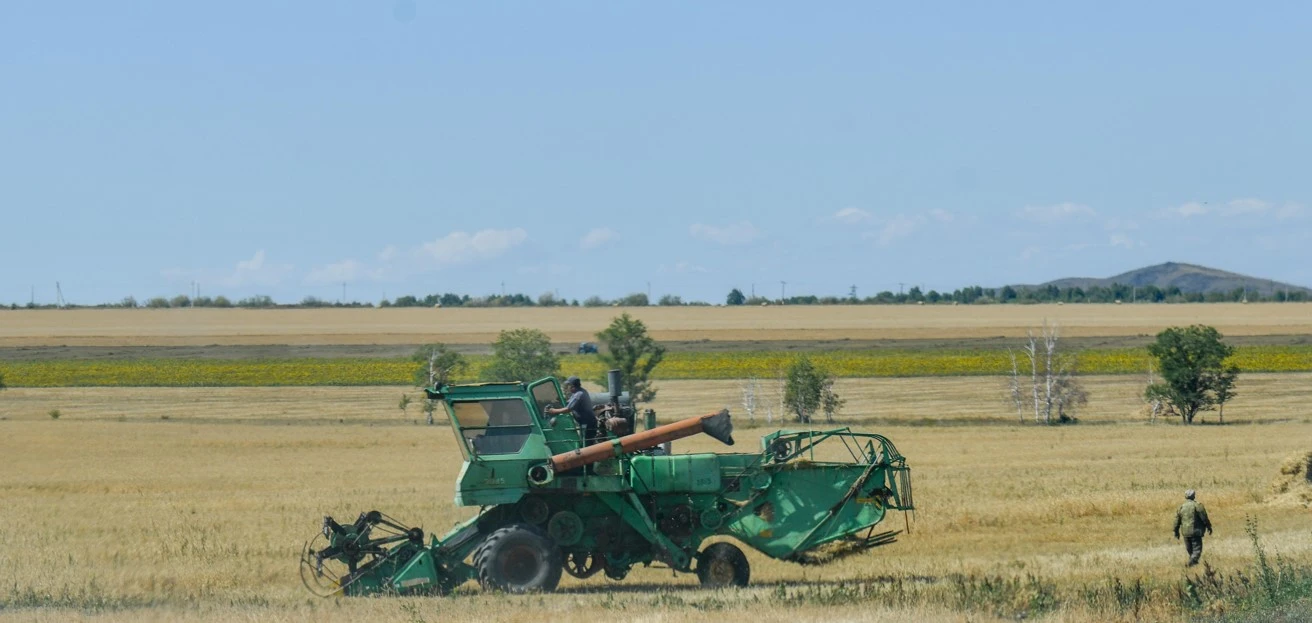 Тозған трактор, қираған комбайн... Жаңа техникаға фермердің қолы қашан жетеді?