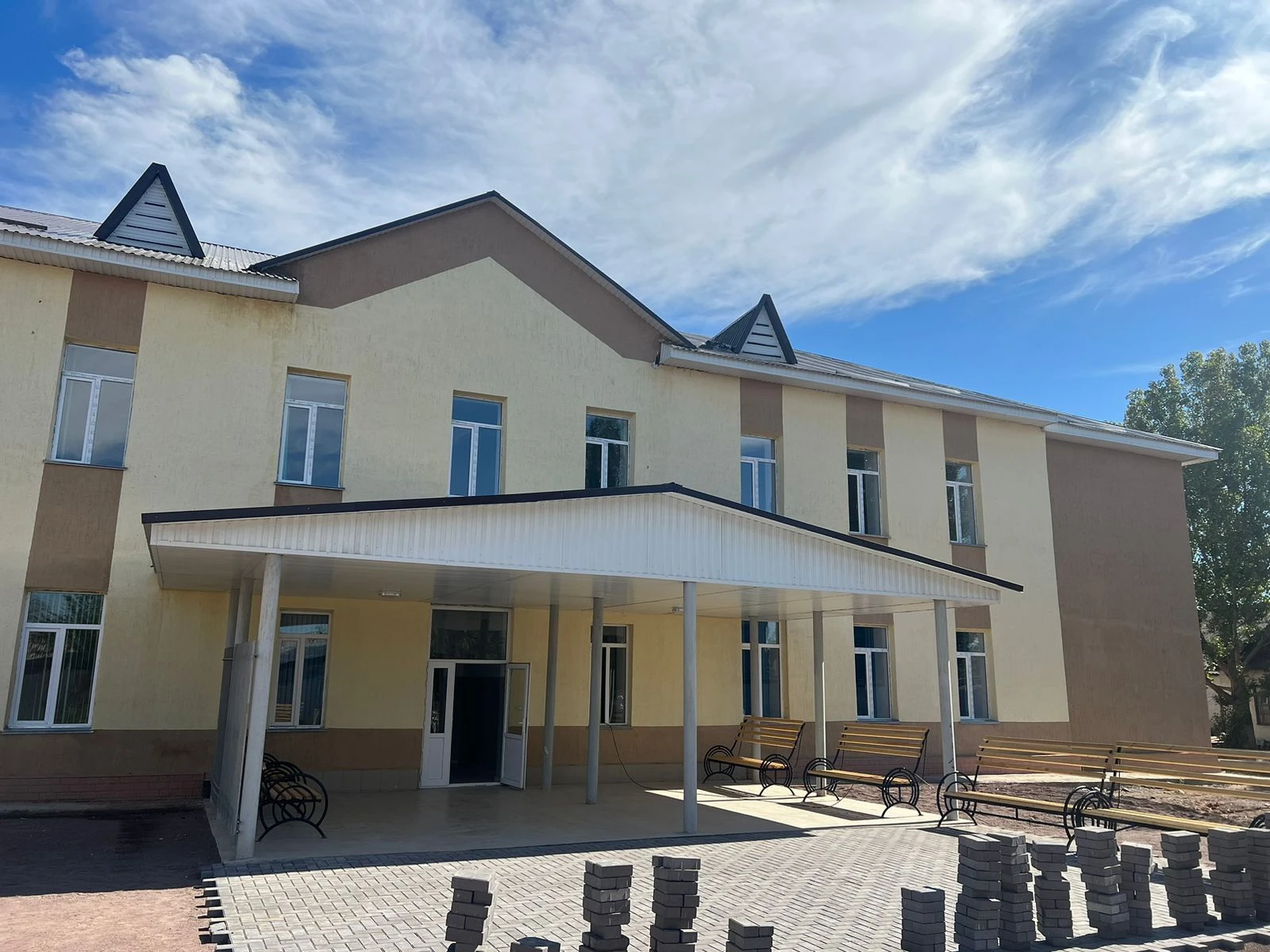 Көңіл көркейткен мектептер