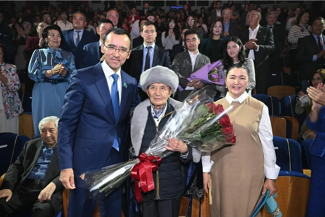 Сенат Төрағасы Әкім Таразиды мерейтойымен құттықтады