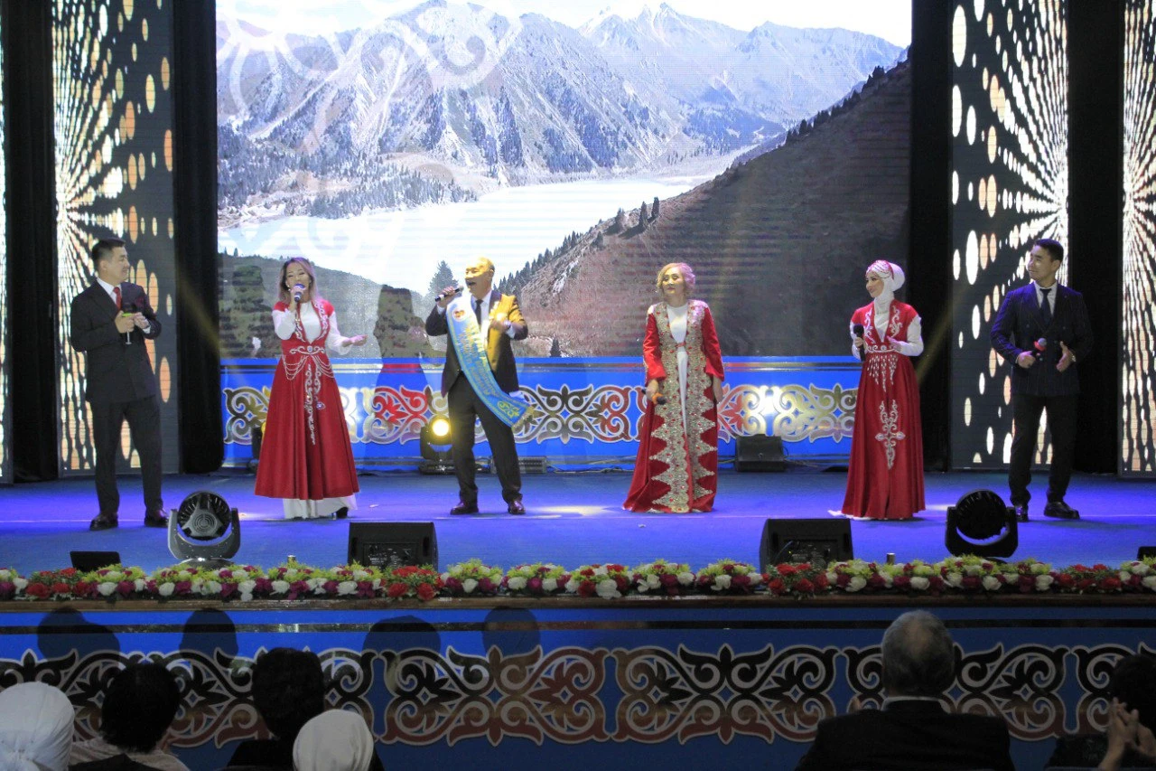 Ән тербеген әулет