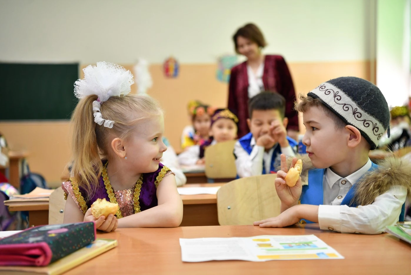 Баламды қазақшаға біл деп бердім