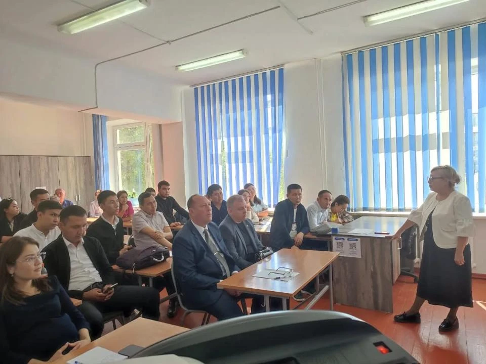 Біліктілігін шыңдап жатыр