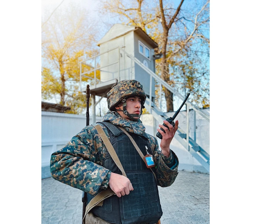 Түрмеге бірнеше смартфон лақтырмақ болған