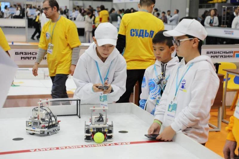 «RoboLand 2023»: Оқушылардың ой жарысы