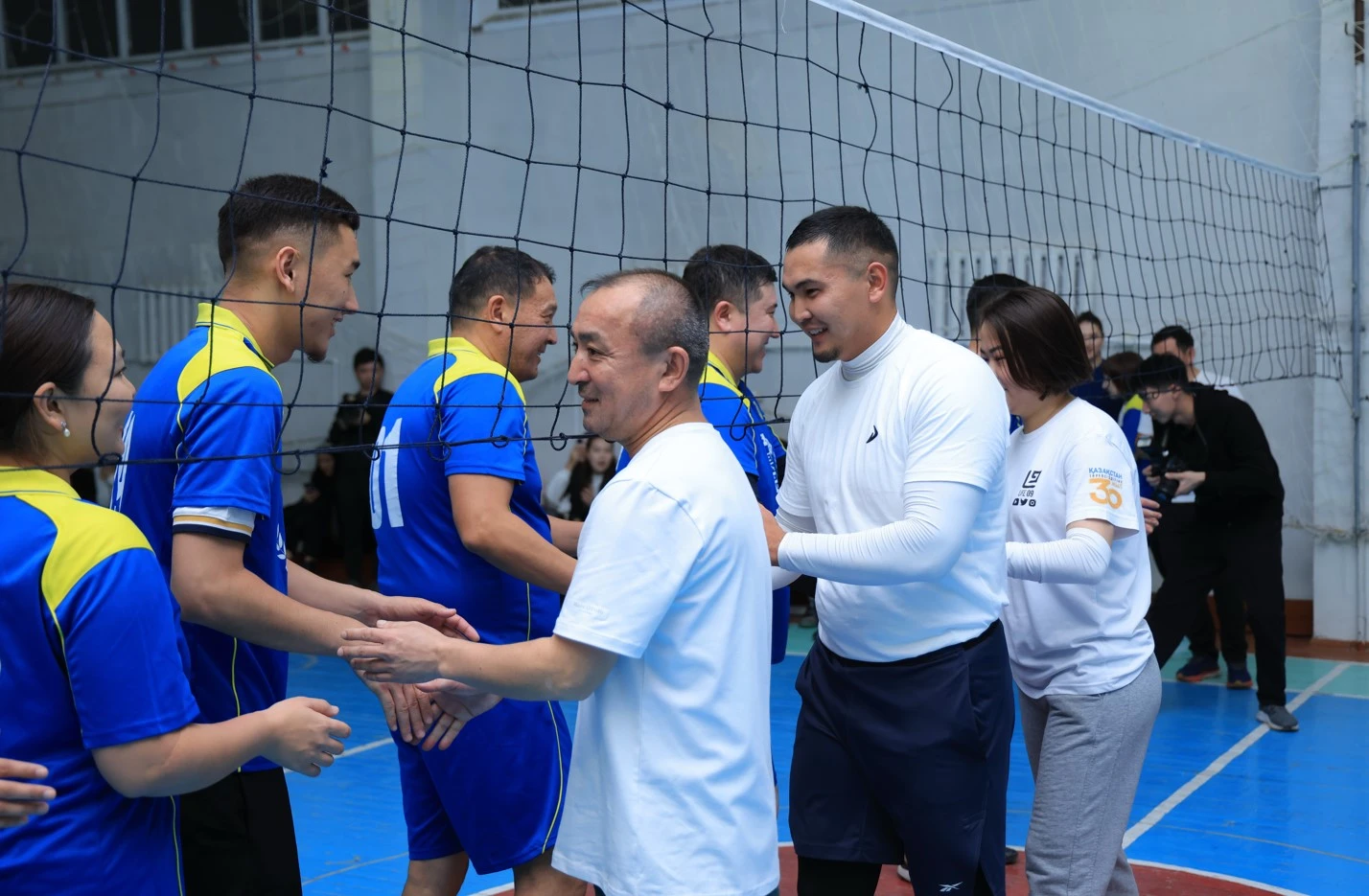 БАҚ өкілдері сайысқа түсті