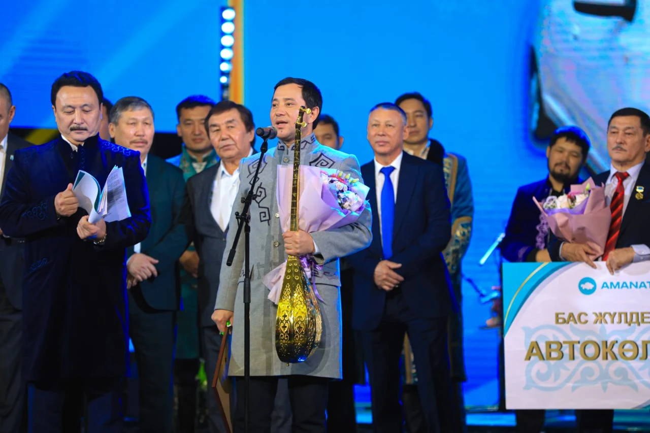 «Алтын домбыра» жеңімпазына автокөлік берілді