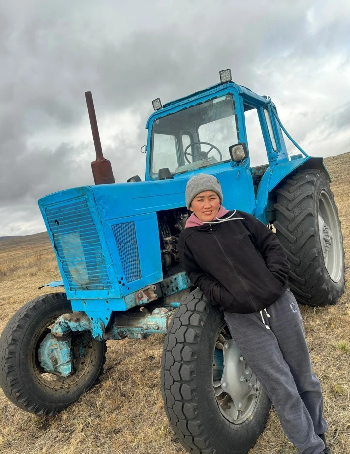 Тракторшы келіншек