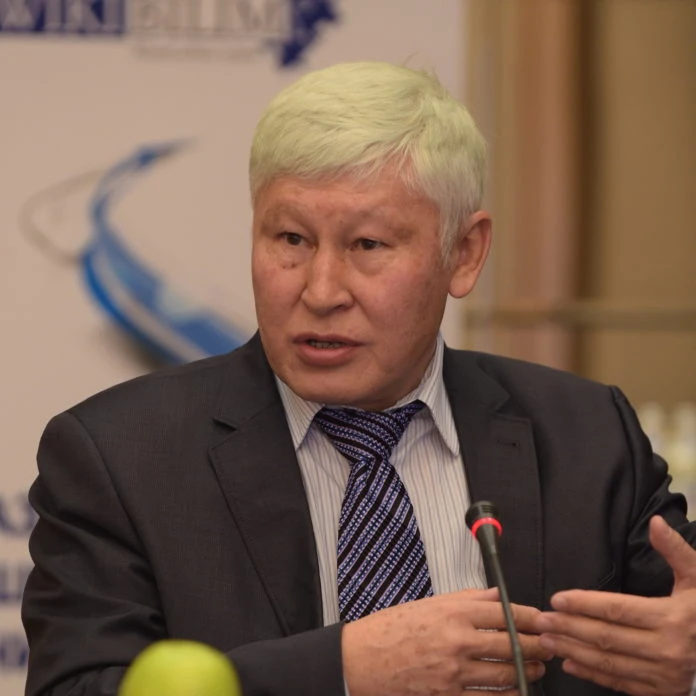 Президенттен үйсіз жүрген академиктерге пәтер сұрадым – Асқар Жұмаділдаев