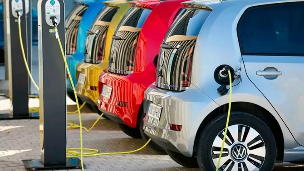 ЕЭК кеңесі: Электрмобильді бажсыз әкелу қарастырылды