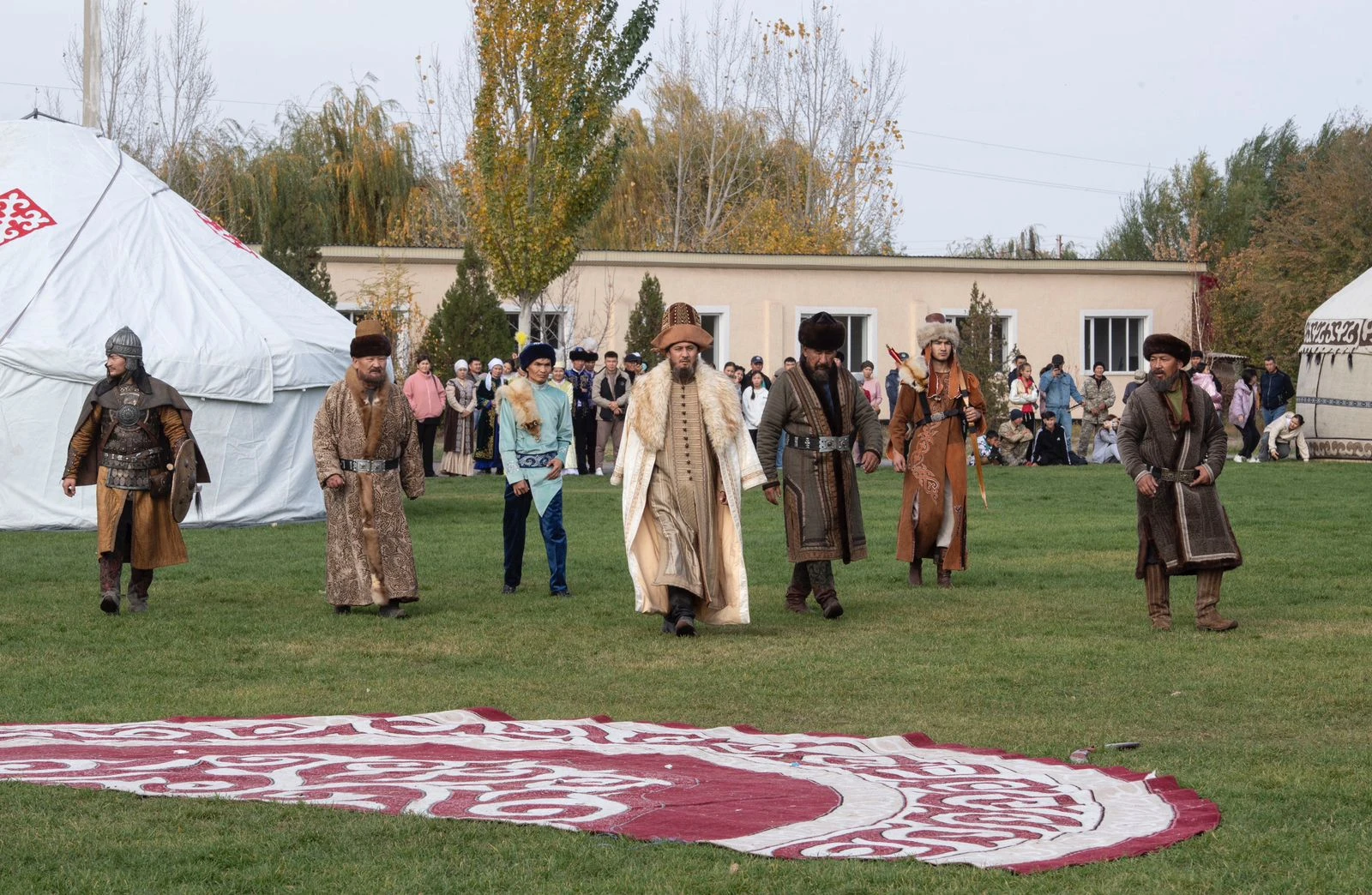 Тарихты дәріптеген қойылым