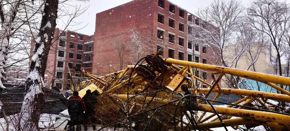 Қостанайда кран құлады