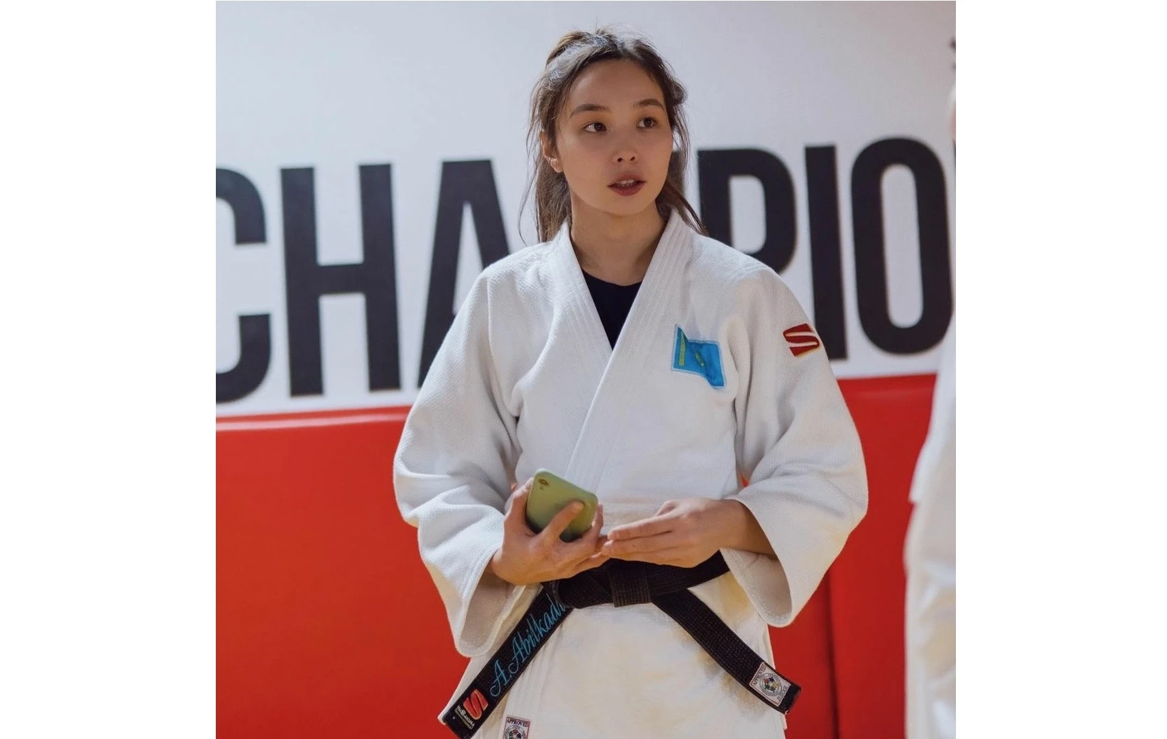 «Инстаграм парақшаңды жапсаң, 500 мың теңге төлейміз». Спортшы өзін кімдердің «сатып алғысы келгенін» айтты