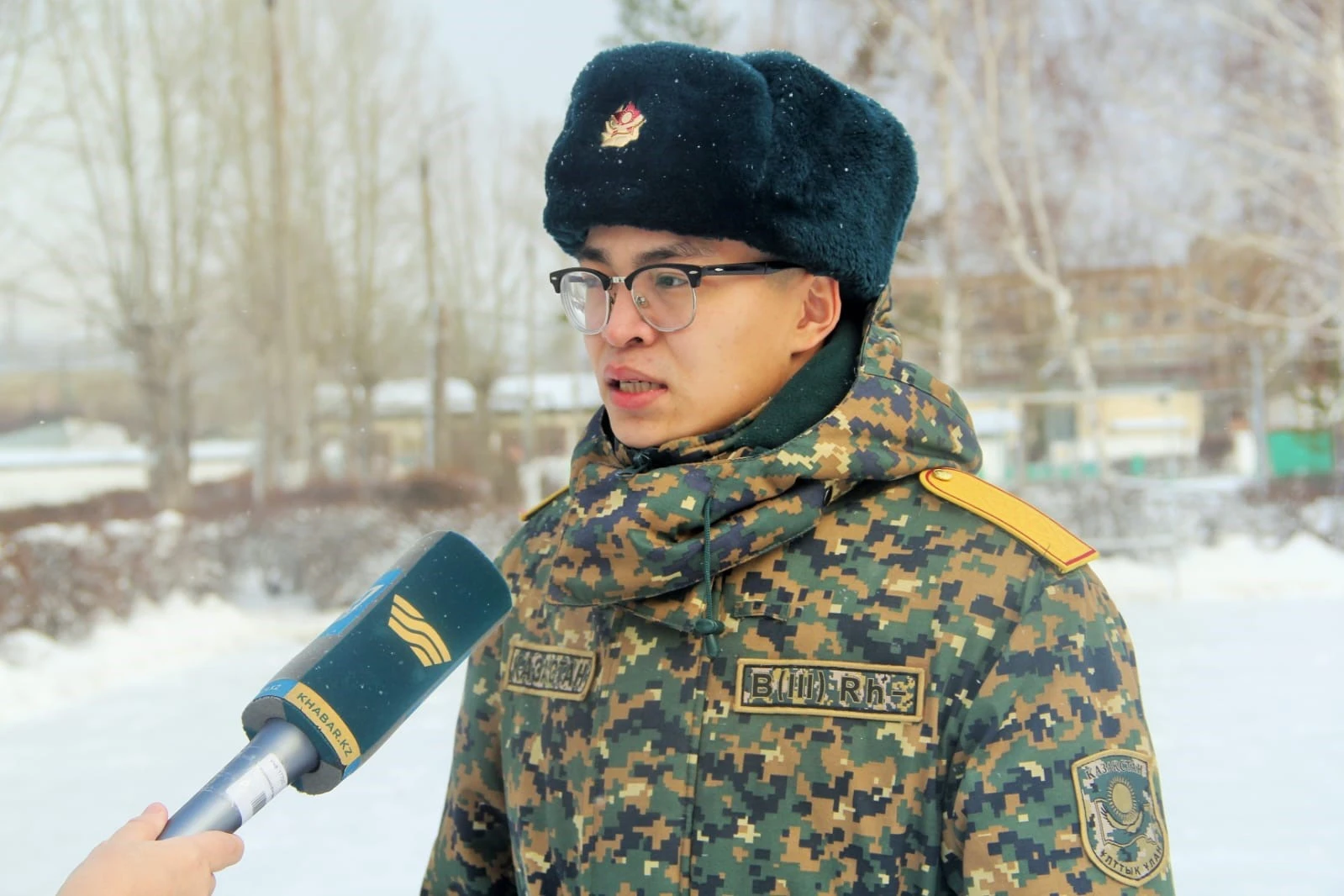 7 тіл меңгерген сарбаз