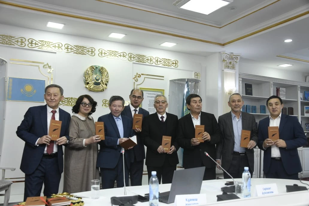 «Сары тентек» атанған ақынның  кітабы оқырманға жол тартты