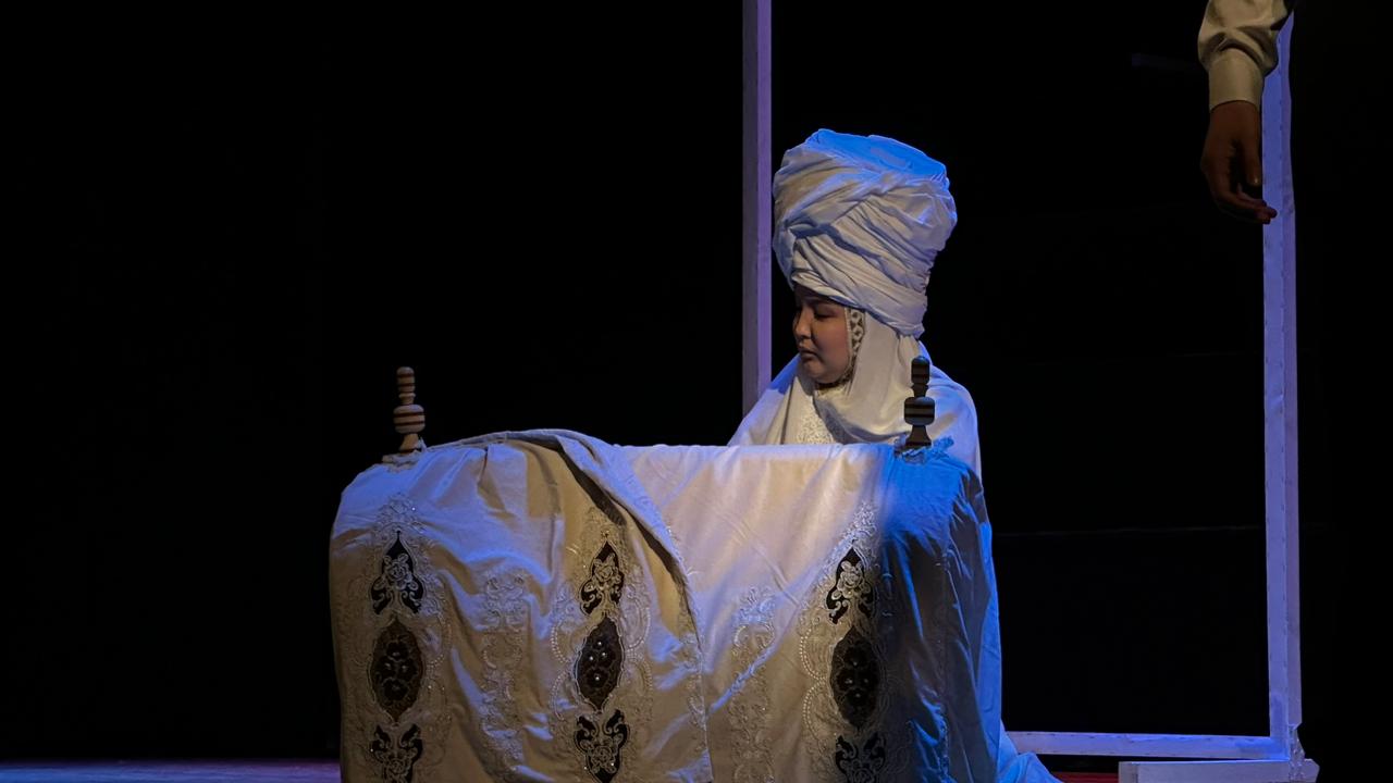 жас көрермен театры