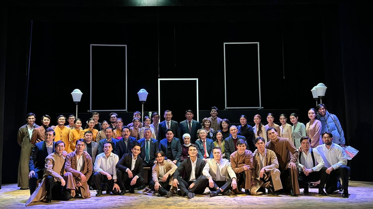 жас көрермен театры