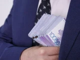 Алматылық шенеунік пара алды деген күдікке ілінді