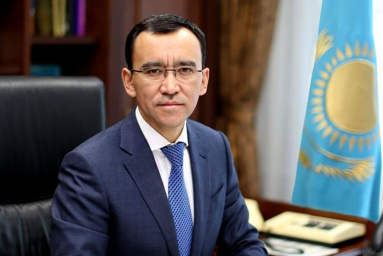 Мәулен Әшімбаев шекарада тауарларды тексеру туралы: «Егер серіктестеріміз тексеріп жатса, біз де тексеруіміз керек»