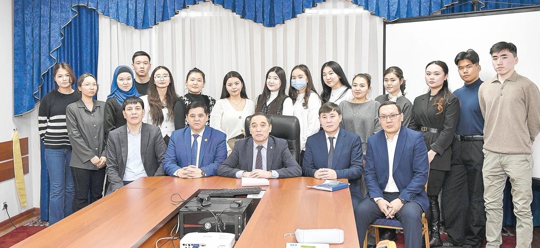 Білім тәжірибемен шыңдалады