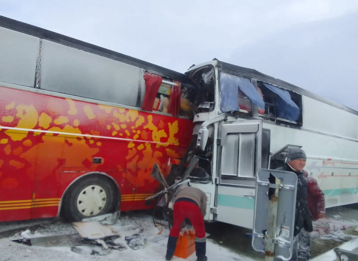 Жуалыдағы жол апаты: 26 автокөлік соқтығысқан