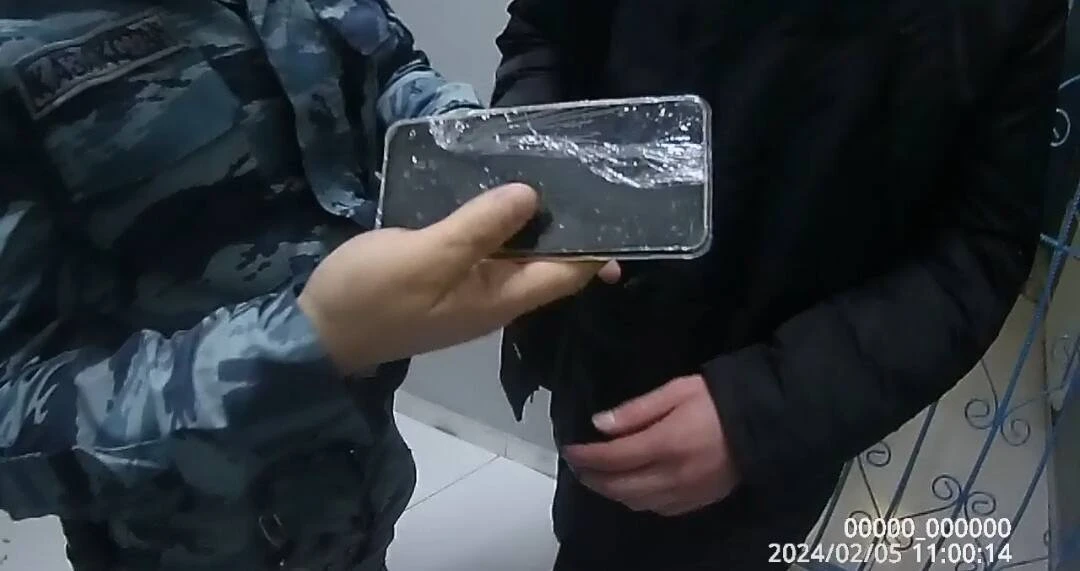 «Абақтыға алып кірмек болды». Қоғамдық қорғаушыдан тыйым салынған зат табылды