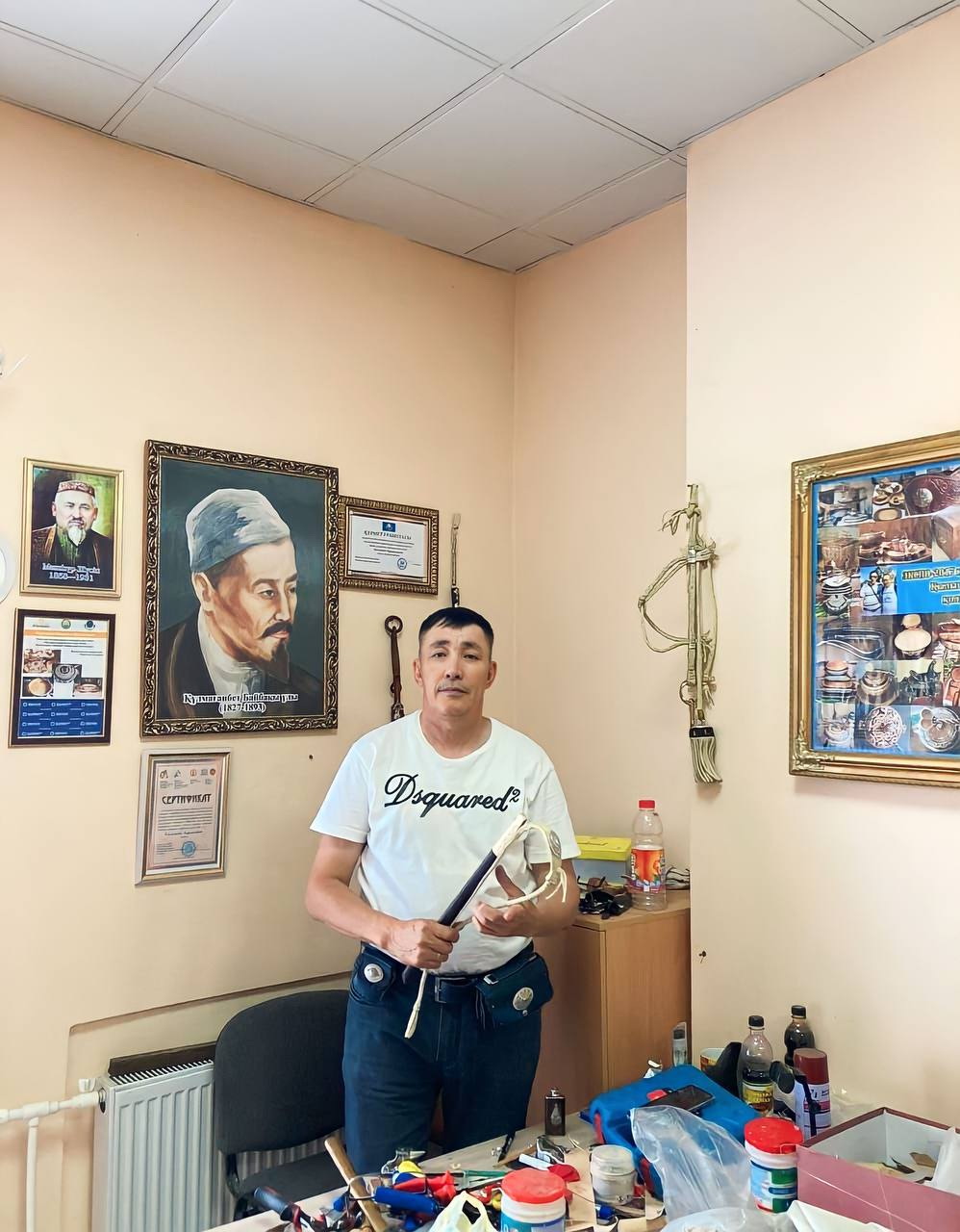 Қолы алтын шебер