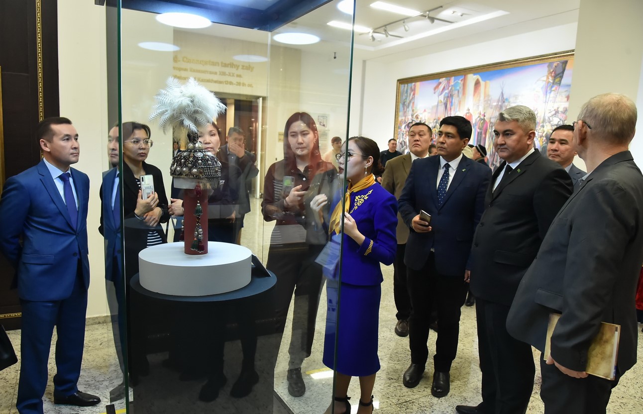 Күміс бұйымдар көрмесі