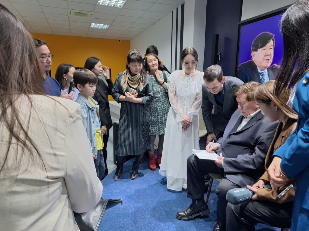 Атыраудағы ақын кеші