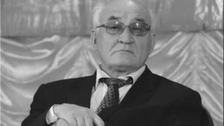 Мемлекет басшысы жазушы Медеу Сәрсекенің отбасына көңіл айтты