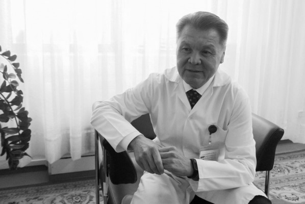 Танымал балалар дәрігері өмірден озды