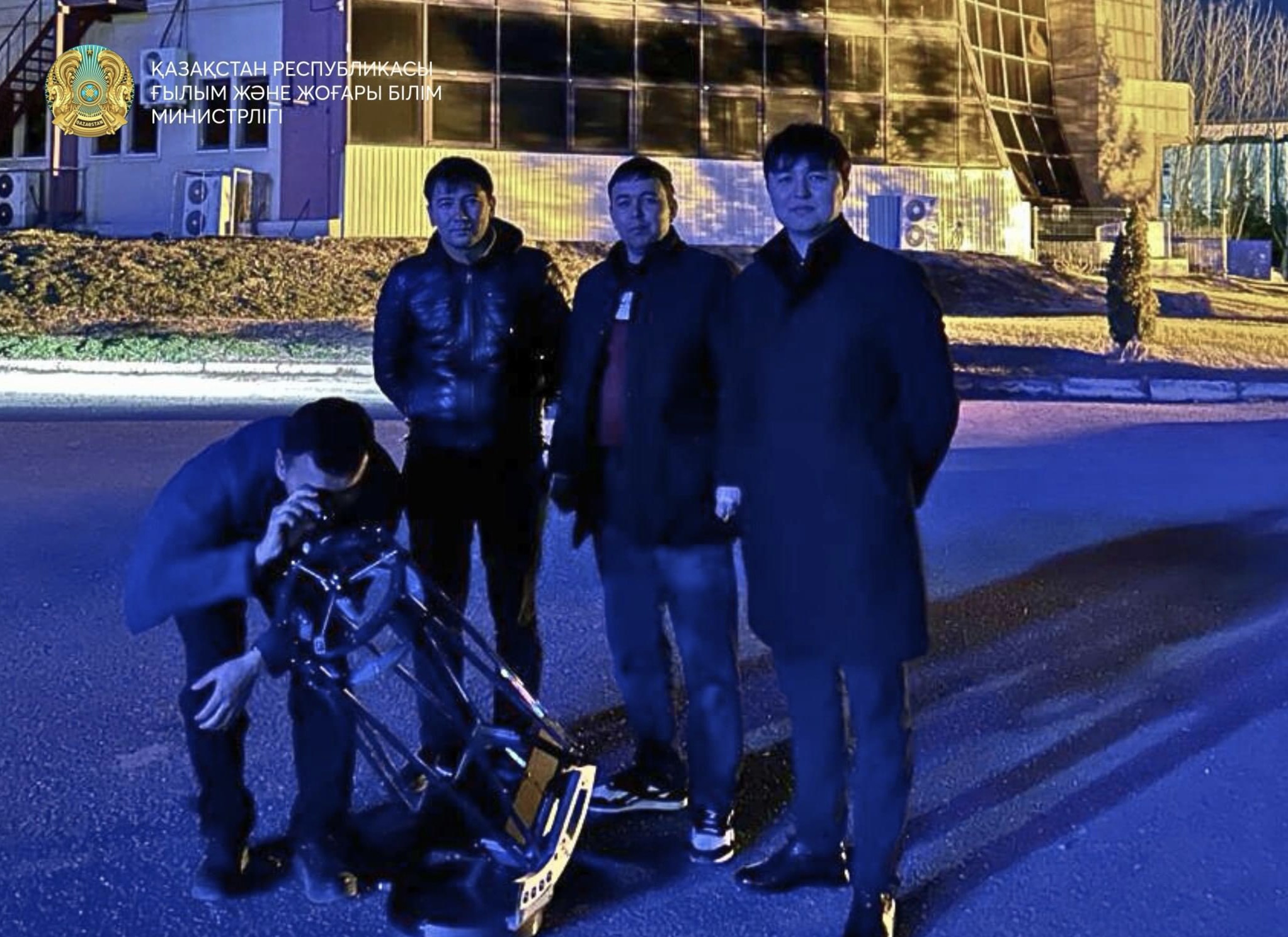 Телескоп жасаған ғалымдар