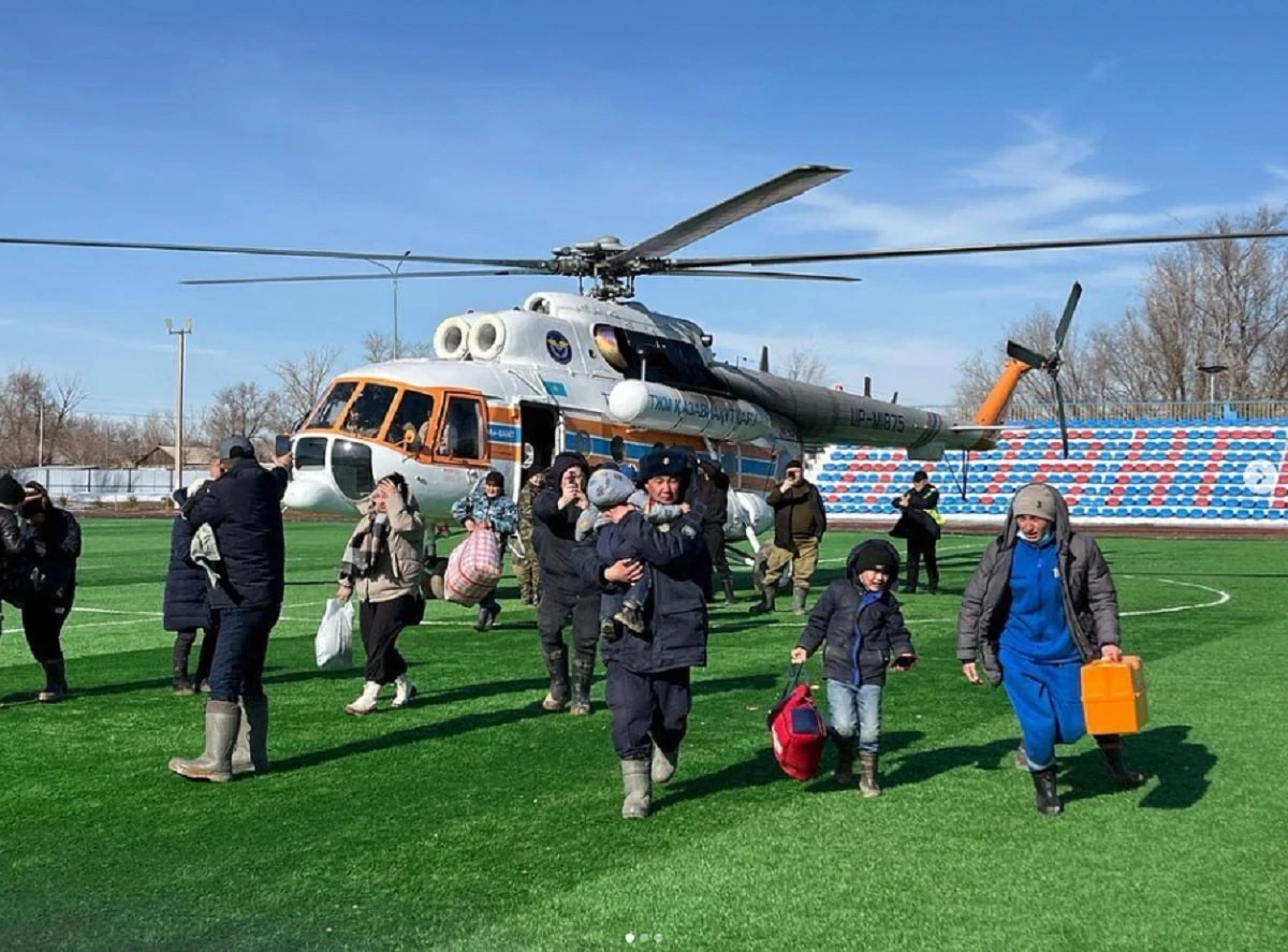 Елдегі су тасқыны: әуе күштері 1660 адамды эвакуациялады