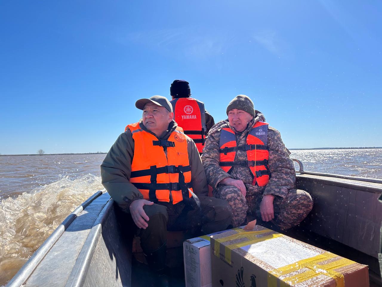 Үшқарасуға қайық келді