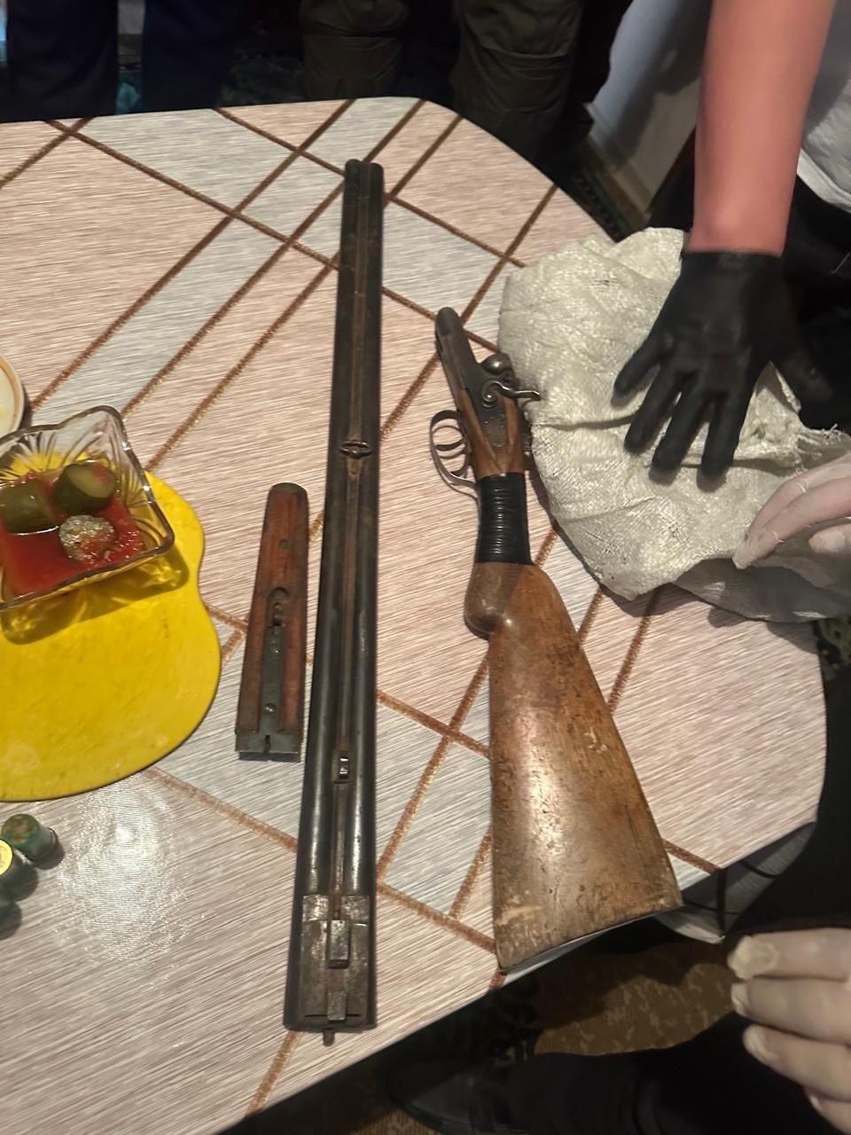 Қызылордалық тұрғынның үйінен қару мен есірткі табылды