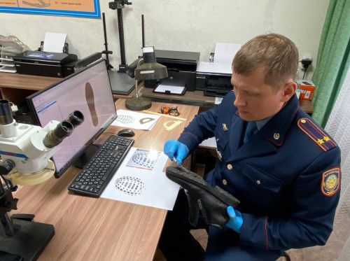 «Аяқ киімде қалған қанды із». Үш адамның өмірін қиған қылмыс ашылды