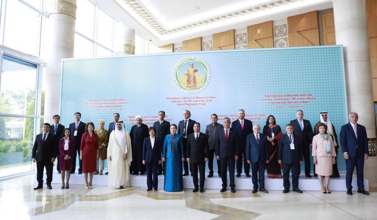 Қазақ халқының Мақтымқұлыға құрметі