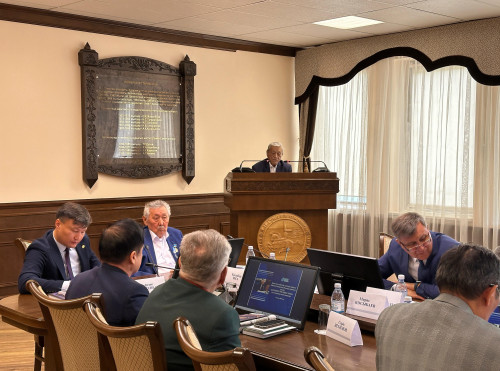 Қойшығара Салғараұлының «Адамзат өткен ұзақ жол» атты кітабы жарық көрді