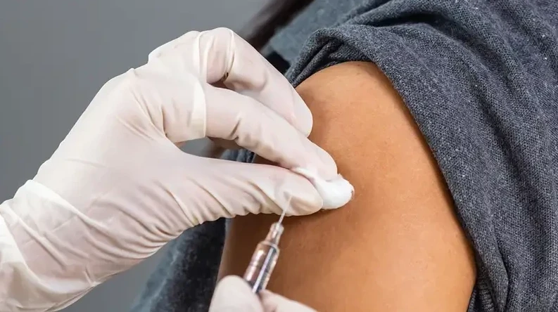 Қазақстанда оқушы қыздарға жаңа вакцина салынады