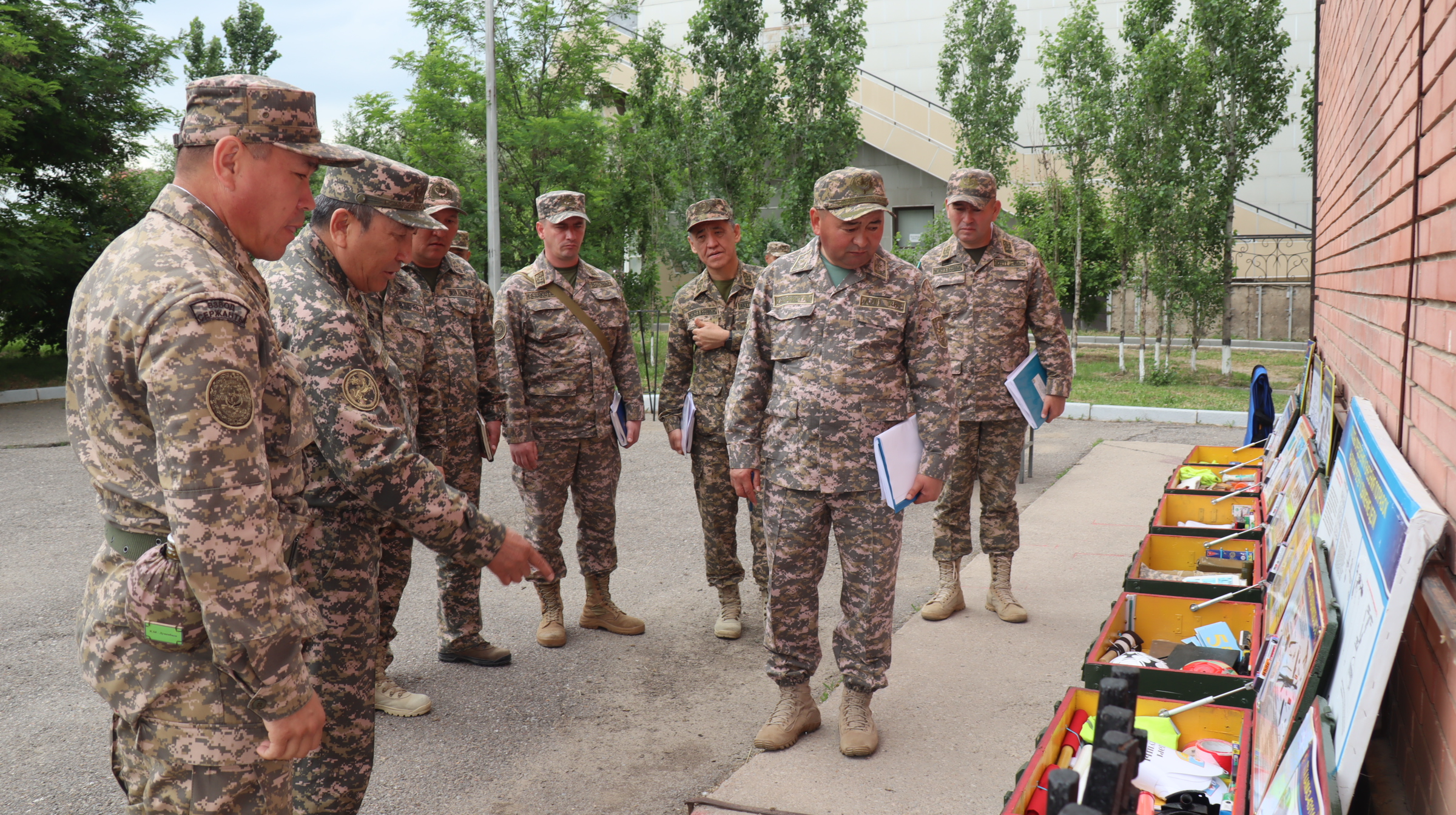 Бас штаб бастығы елдің оңтүстігіндегі гарнизондарға жұмыс сапарымен барды