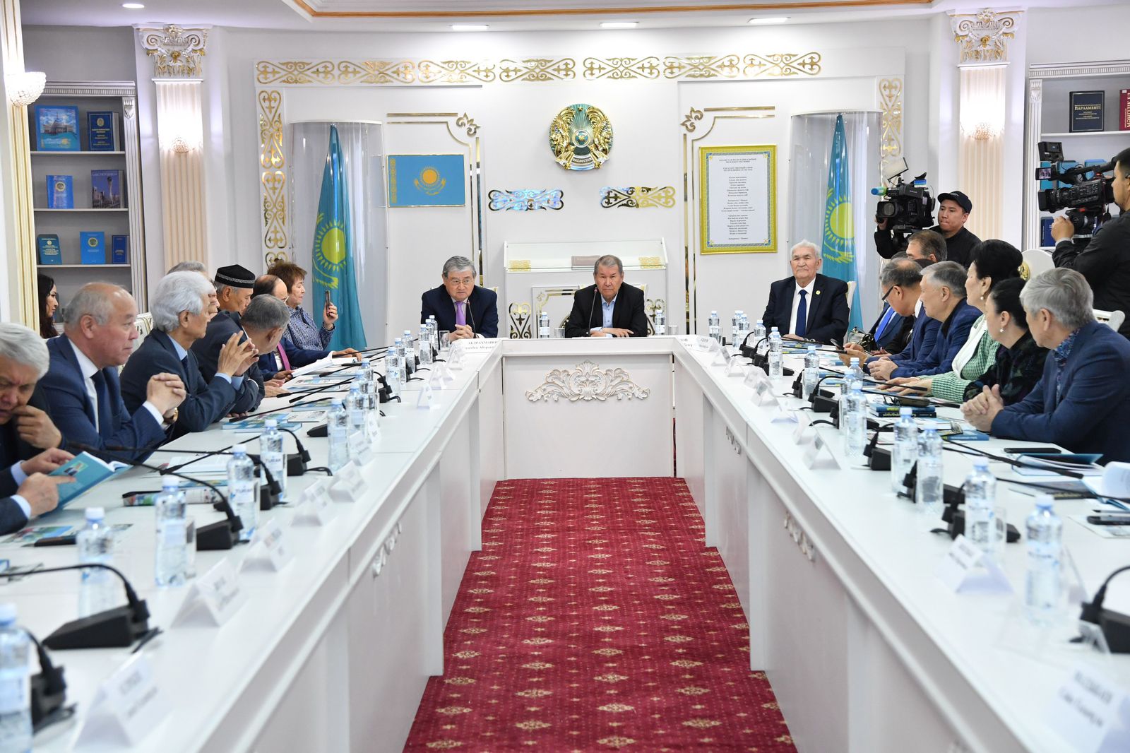 Қаламгер һәм қайраткер