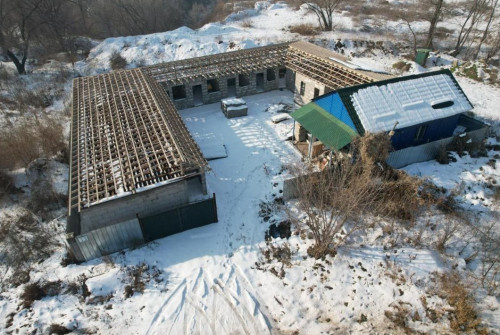 Алматыда заңсыз салынған ірі нысан сүрілді