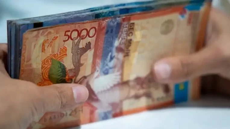 «29 миллион жымқырған»: Емхананың бас есепшісі қамалды