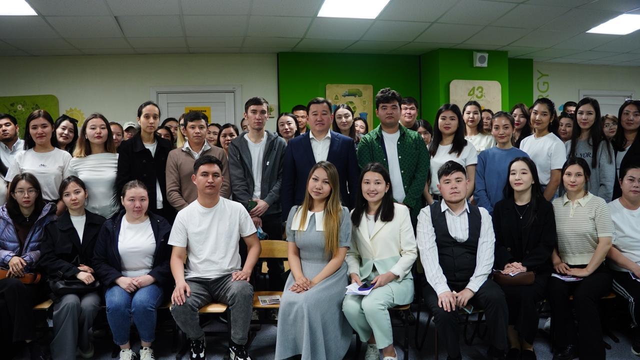 Астанада жас педагогтер слеті өтті