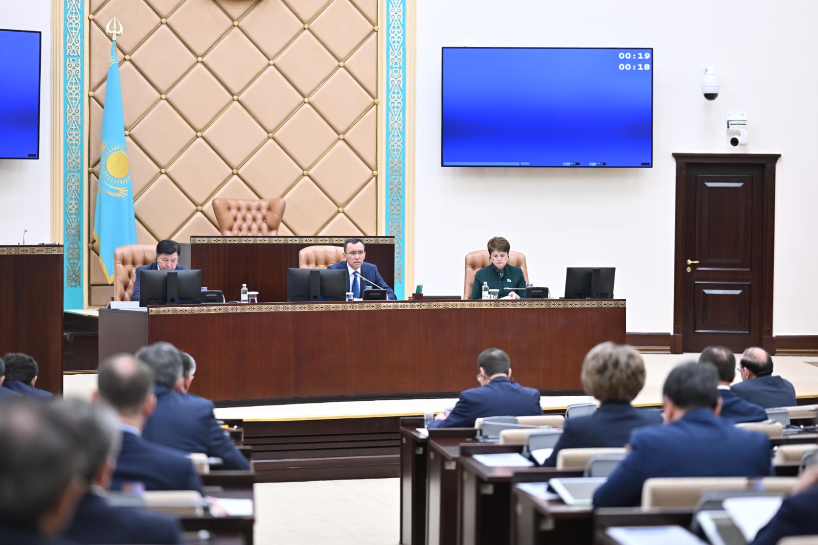 Сенаторлар бірнеше заңды мақұлдады